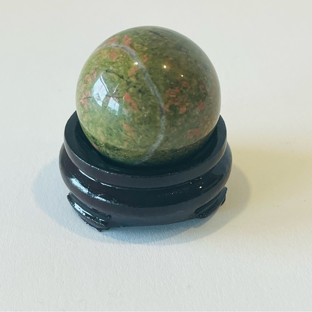 Green Unikite 1” Sphere with Stand